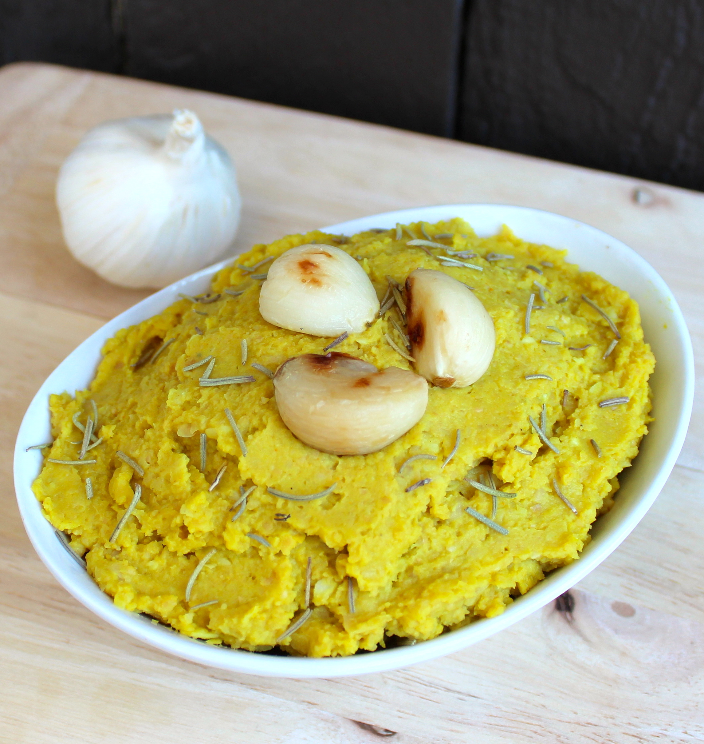 Garlic Turmeric Hummus