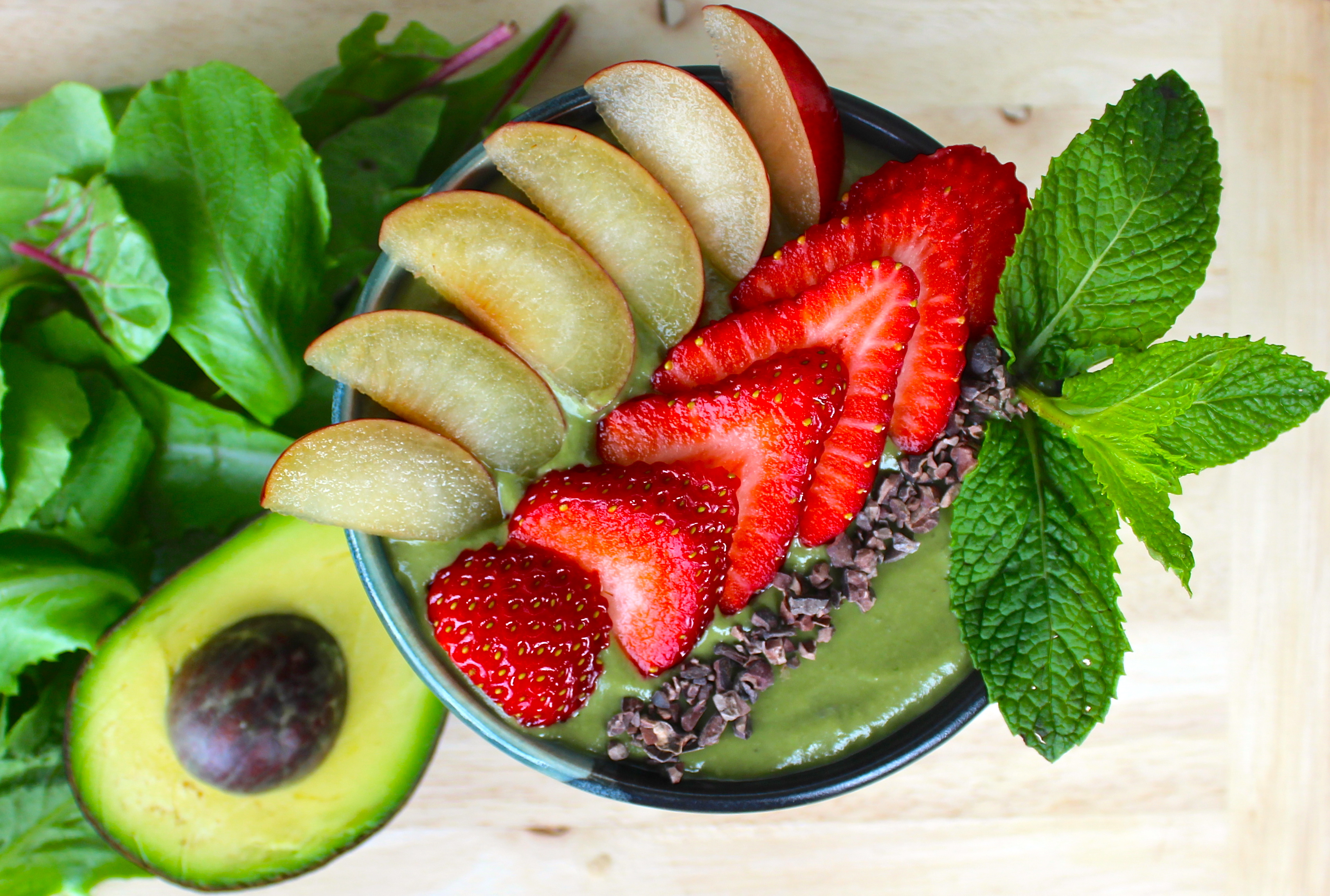 Avocado Spinach Smoothie Bowl (Stress-Buster)